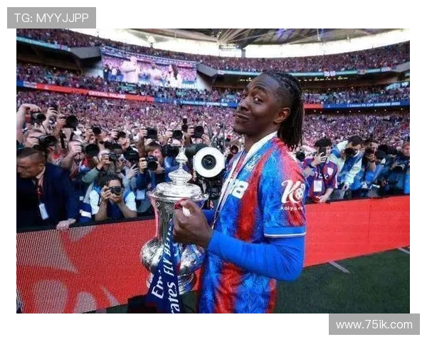 哈格里夫斯称阿森纳可冲四冠 埃泽独具天赋